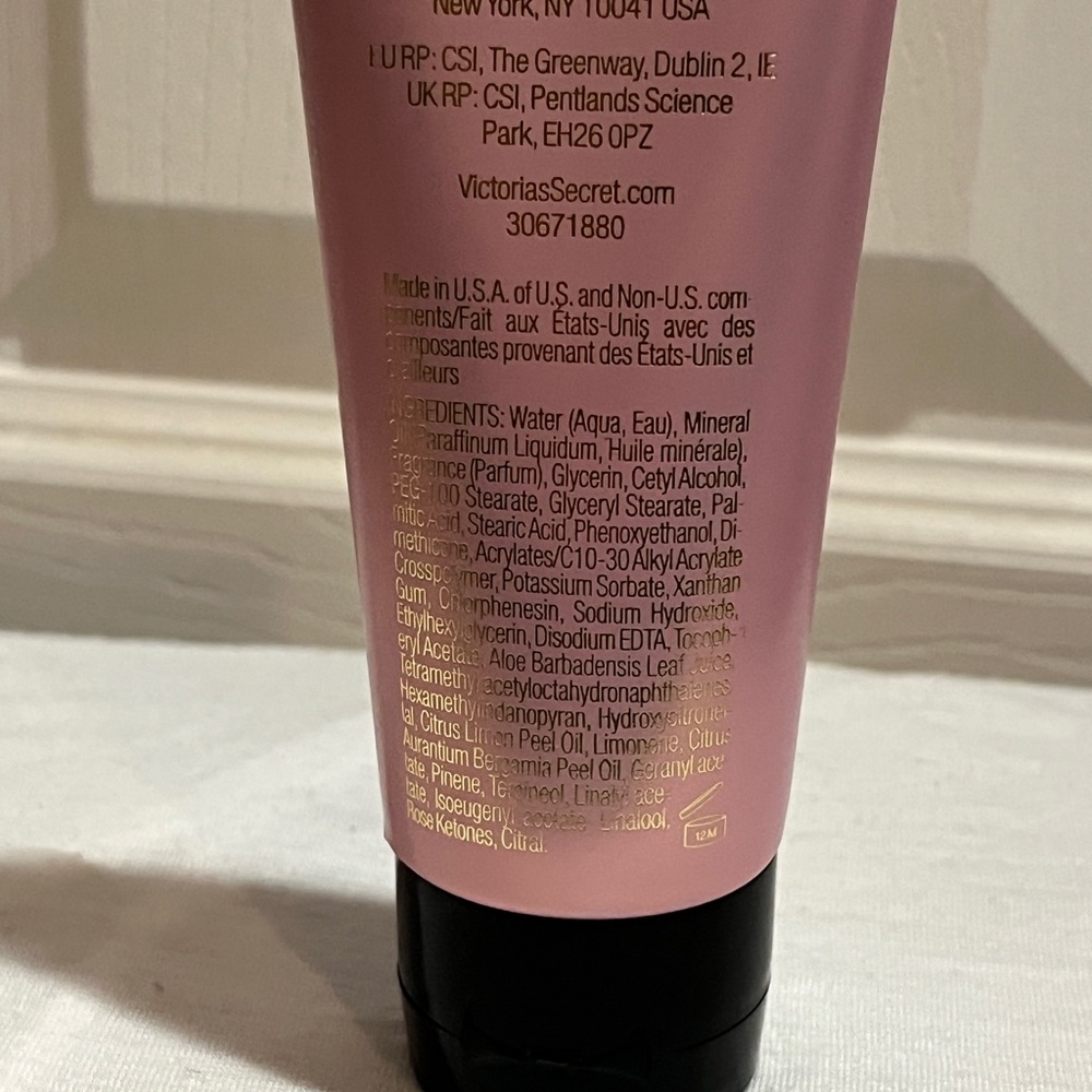 Victoria’s Secret Bombshell Fragrance Lotion 3.4 oz Pink New - Picture 4 of 5